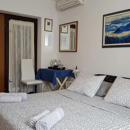 Jole Гостевой дом Ровинь